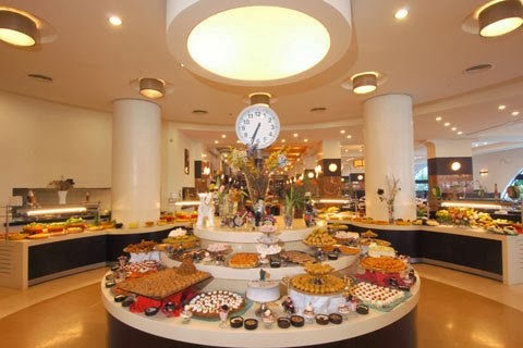 imagini hotel TITANIC LARA